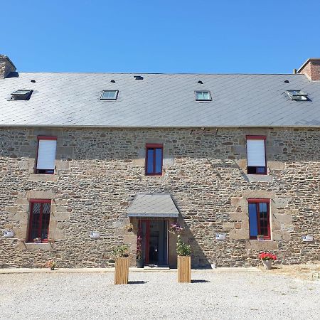 Chambres De Villee Saint-Georges-de-Gréhaigne Екстериор снимка