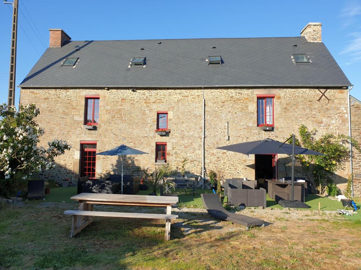 Chambres De Villee Saint-Georges-de-Gréhaigne Екстериор снимка